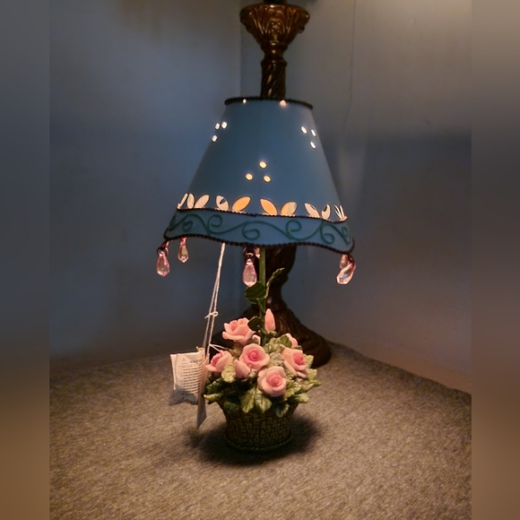 🌸Beautiful Roses tea candle holder! Love it! - Picture 5 of 12